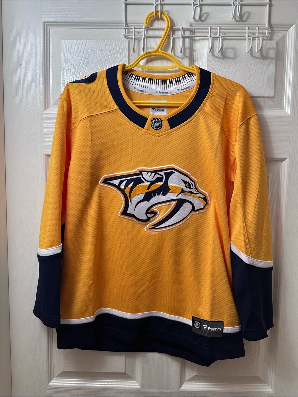 Nashville Predators Jersey Youth Lg/XL